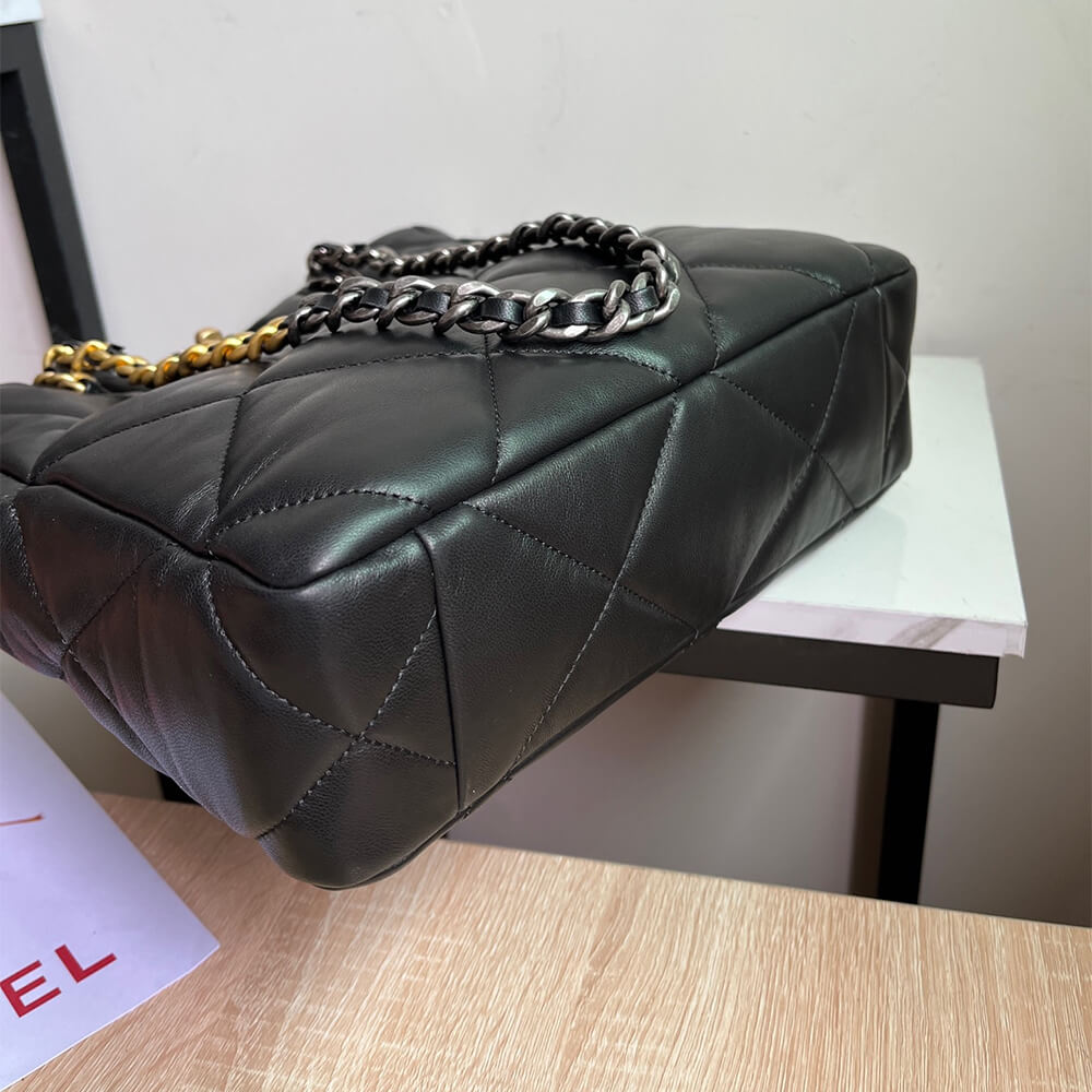 Chanel shopping bag - Image 5
