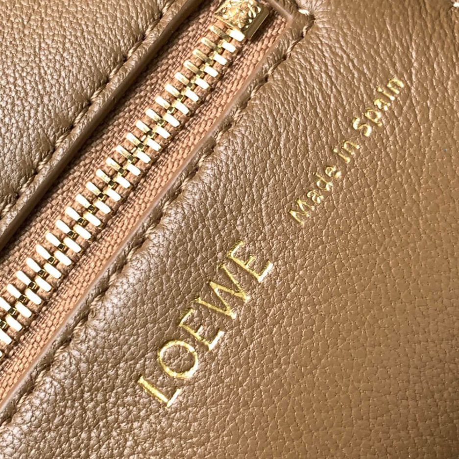 Oak Loewe Small Squeeze bag in nappa lambskin - Image 7